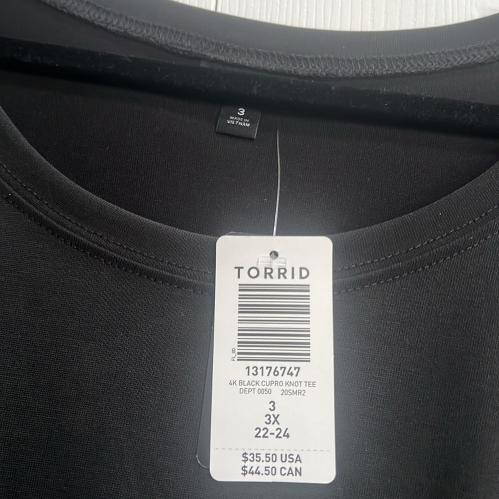 NWT Torrid Knot Tee - Picture 2 of 4